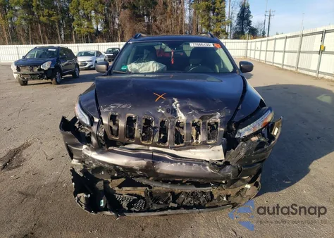 2018 Jeep Cherokee Latitude z USA, uszkodzony, nr VIN 1C4PJMCXXJD526898